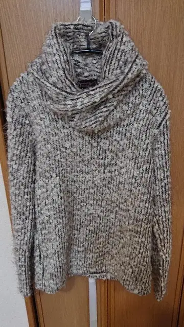 미사용 새상품 토네이도 마트 스무스 샤기 드레이프 터틀넥