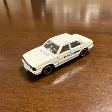 토미카 일본제 AUDI 5000 TURBO NO.F32