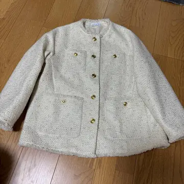 플라스테 화이트 트위드 노카라 자켓