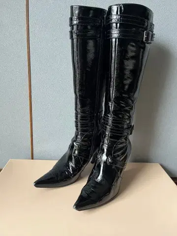 NOVESPAZIO 블랙 광택 롱 부츠 스틸레토로 스타일리시