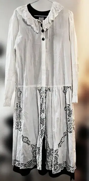 [원피스] 앤티크 레이스 FRACKMANN