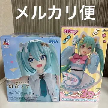 하츠네 미쿠 Fashion Fancy 열린 창의 세계 2체 세트