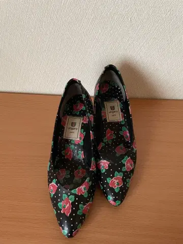 꽃무늬 도트 하이힐 펌프스