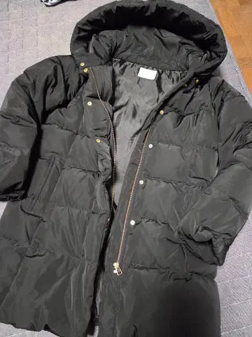 블랙 다운 자켓 후드 부착 디스코트