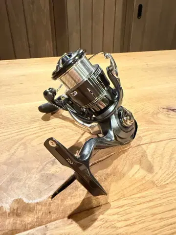 다이와 24 루비아스 PC LT2500-H