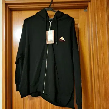 사만사 모스모스 x KELTY 블랙 사이드 슬릿 후드티 새상품