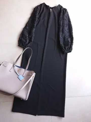 미사용 titivate 시어 자카드 슬리브 원피스