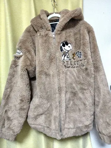 플래그스태프 스누피 인조 모피 자켓 후드티 있음
