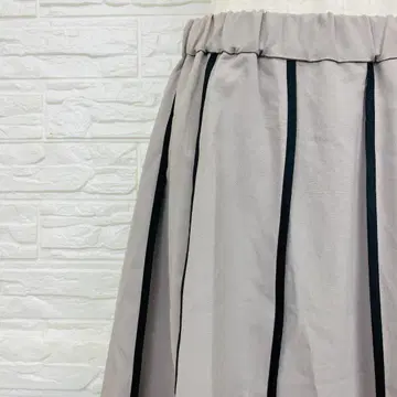 페넬 FENNEL 파이핑 플레어 스커트 M