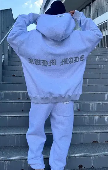 RUHM MADE 그레이 맨투맨 셋업