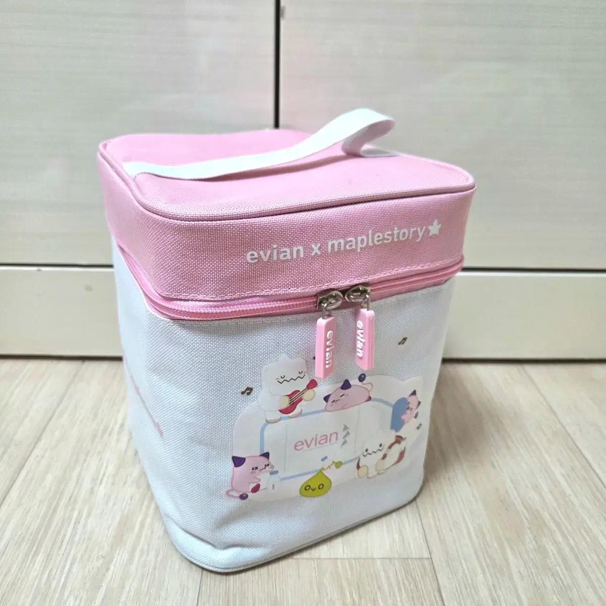 MapleStory Evian Collaboration Pink Bean Lunch Box Set #메이플굿즈,#피크닉,#도시락통 on  Bunjang Global Site.