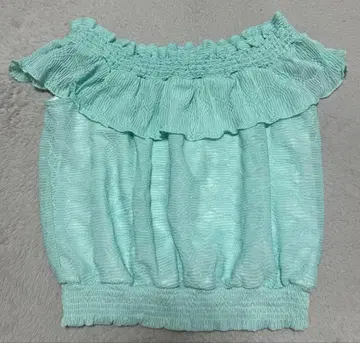 세실 맥비 오프숄더