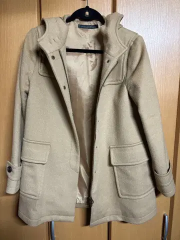 베이지 후드 부착 더플 코트