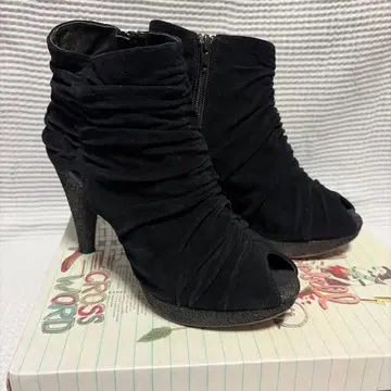 [새상품급] 오픈토 부티 루즈핏 스웨이드 블랙 23.5cm