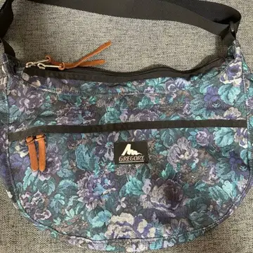 그레고리 구형 로고 블루 태피스트리 새첼 M 사이즈