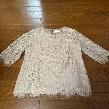 자유구 레이스 블라우스 베이지