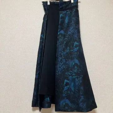 HARE 아트 자카드 절개 스커트