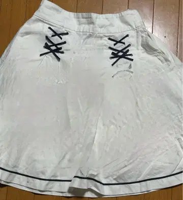 [pom ponette junior] 화이트 네이비 리본 스커트