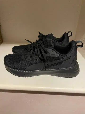 PUMA 블랙 스니커즈 25cm