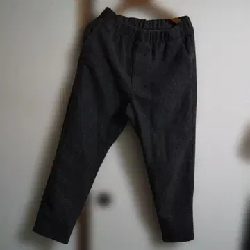 UNIQLO 다크 그레이 M 사이즈 팬츠