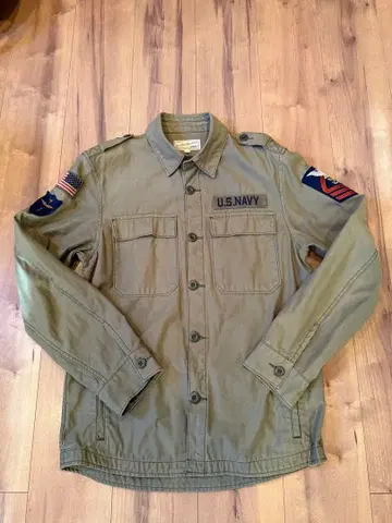 AVIREX 자수 올리브 그린 셔츠