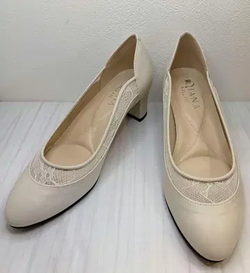 [ 미사용 ] 다이애나 웰핏 24.0cm 펌프스 베이지 레이스