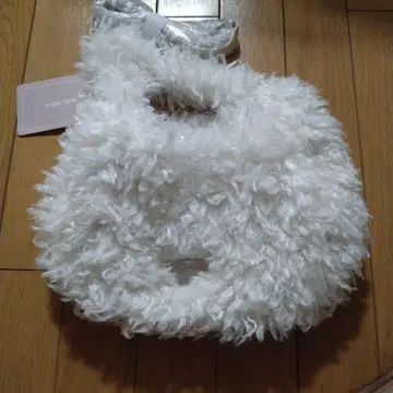 mily bilet 푸들 퍼 라운드 백