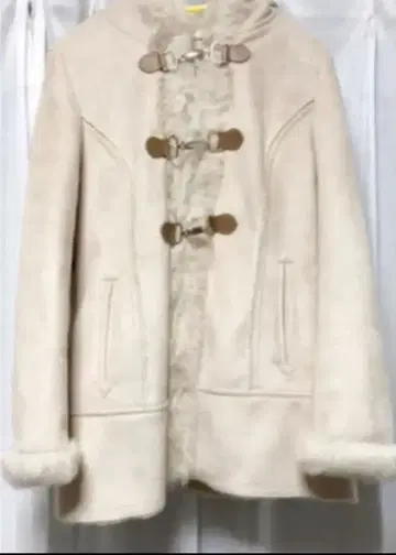 애니시스 무스탕 코트