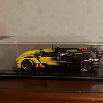 Cadillac V-Series.R 1/43 24H Le Mans