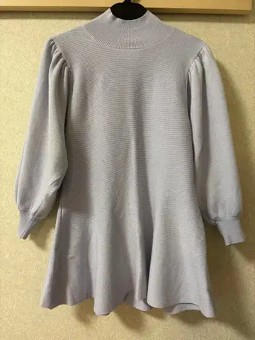 em. 엠도트 블루 니트