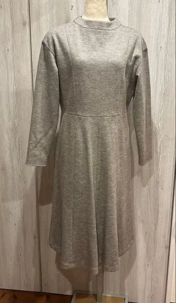 23구 긴팔 울 원피스 42T