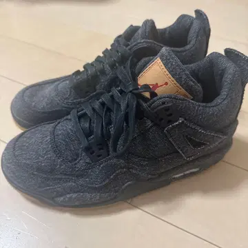 조던 리바이스 블랙 데님 스니커즈