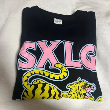 SIX LOUNGE 트라T 티셔츠