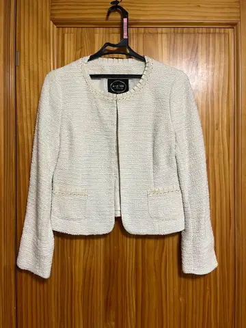 화이트 노카라 자켓