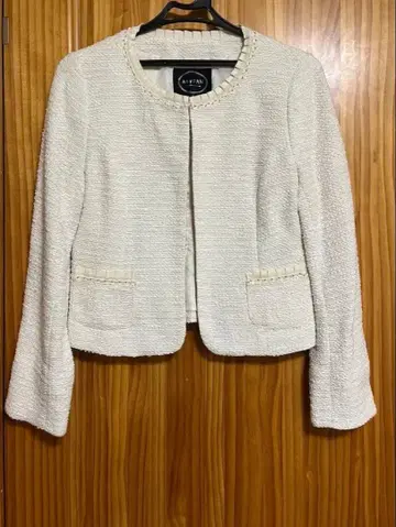 화이트 노카라 자켓