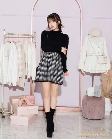 미셸 마카롱 하운드투스 체크 플리츠 니트 원피스