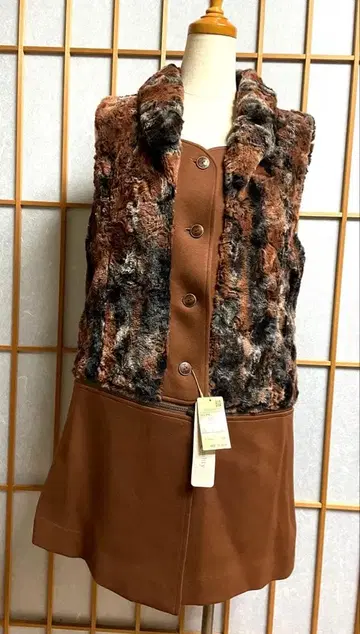 수입 로사 브라운 인조 모피 베스트