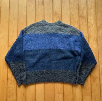 SINSS 보더 그라데이션 니트