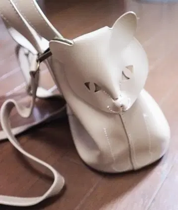 루토트 캣 모티브 토트백 베이지