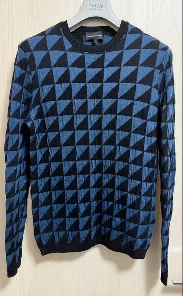EMPORIO ARMANI 파랑 블랙 삼각형 무늬 니트 L