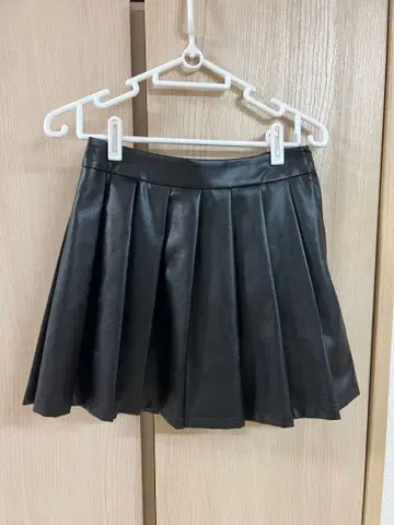 gyda 인조 가죽 플리츠 스커트 라이크 숏팬츠