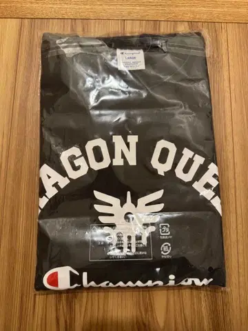 [새상품] 챔피온 x 드래곤 퀘스트 콜라보 T셔츠 L사이즈