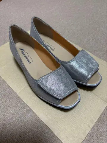실버 오픈토 펌프스 약 4cm 힐