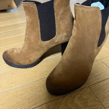 브라운 스웨이드 사이드 고어 부츠