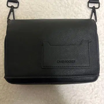 블랙 숄더백 카드 포켓 부착