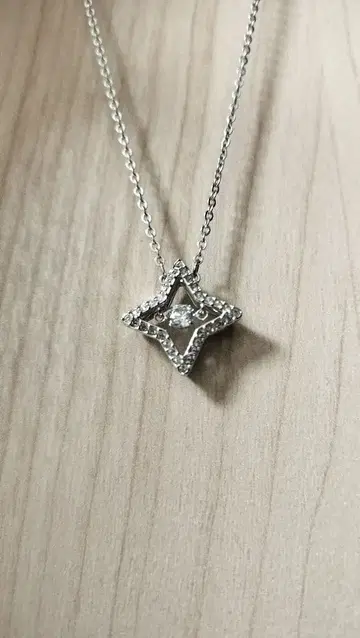 스와로브스키 목걸이