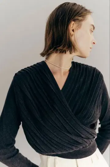 L'AUBE BLANC 플리츠 카슈쿨 니트탑