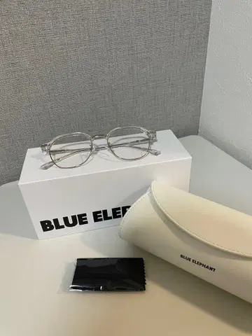 BLUE ELEPHANT 클리어 라운드 안경