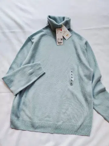 [ 새상품 ] 유니클로 빅 사이즈 XL 캐시미어 터틀넥 스웨터