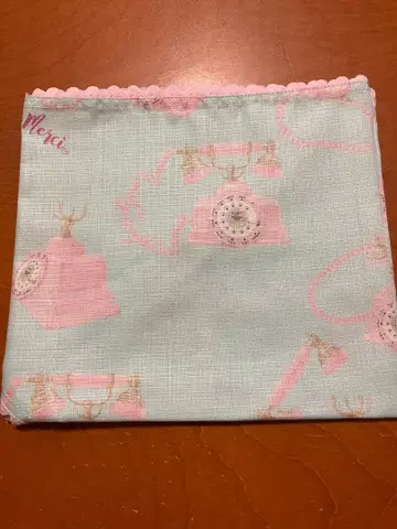 에밀리 템플 큐트 삼각 스카프